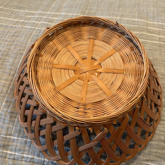 Vintage basket weave duck with blue ribbon. - Picture 4 of 7